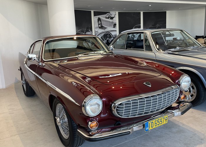 Volvo P1800S